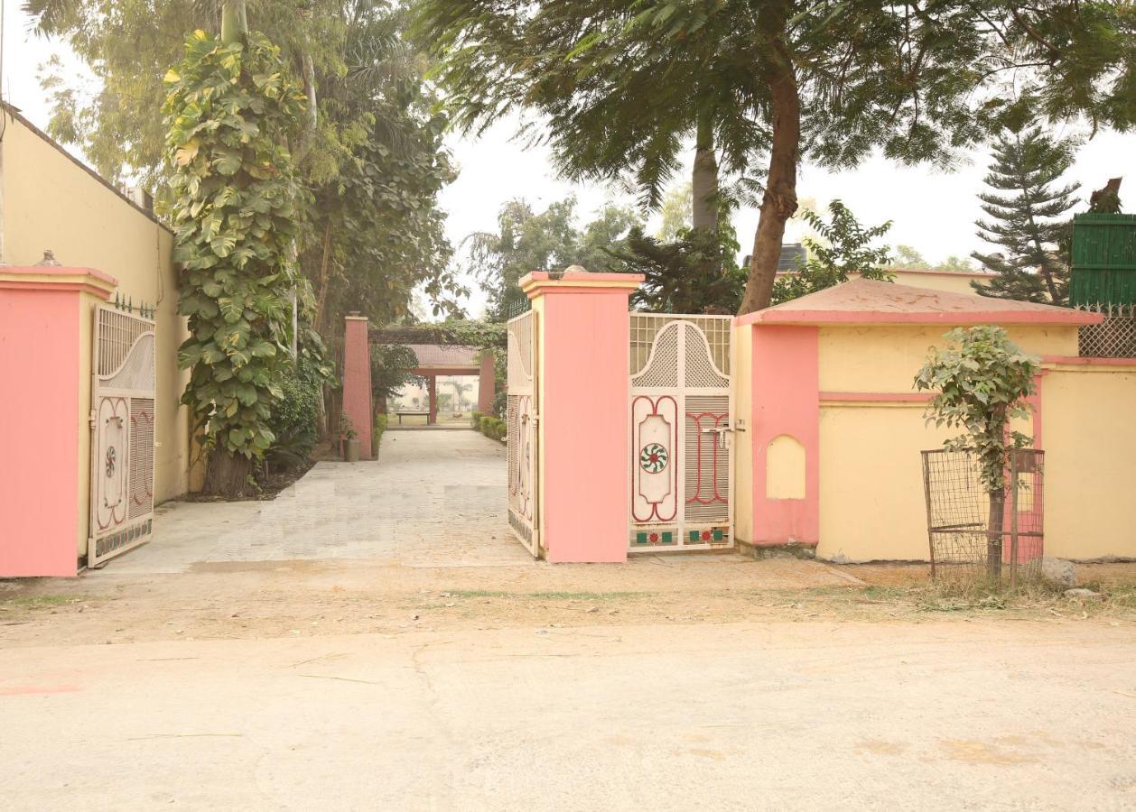The Karnal Resort Buitenkant foto
