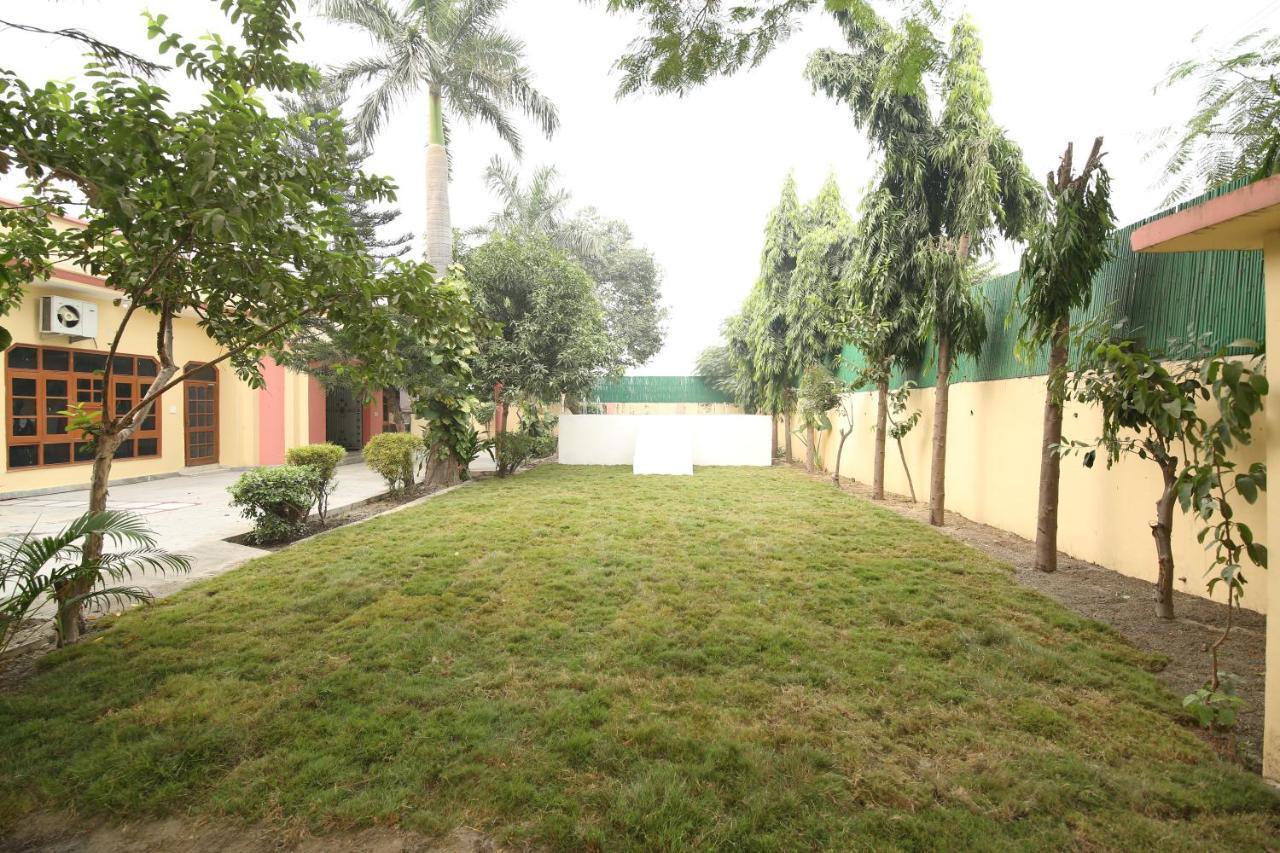 The Karnal Resort Buitenkant foto