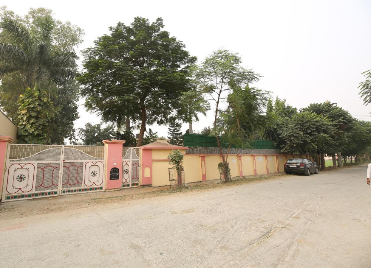 The Karnal Resort Buitenkant foto