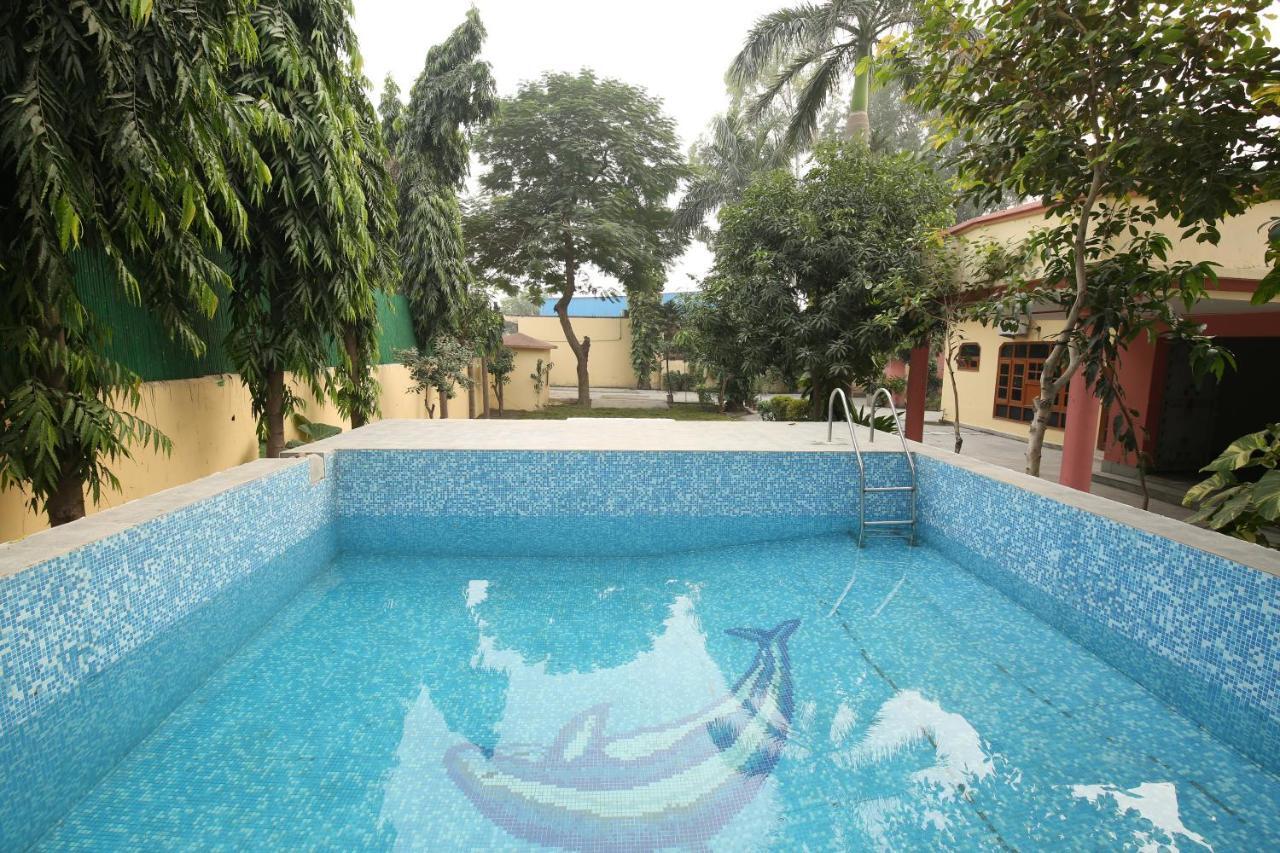 The Karnal Resort Buitenkant foto
