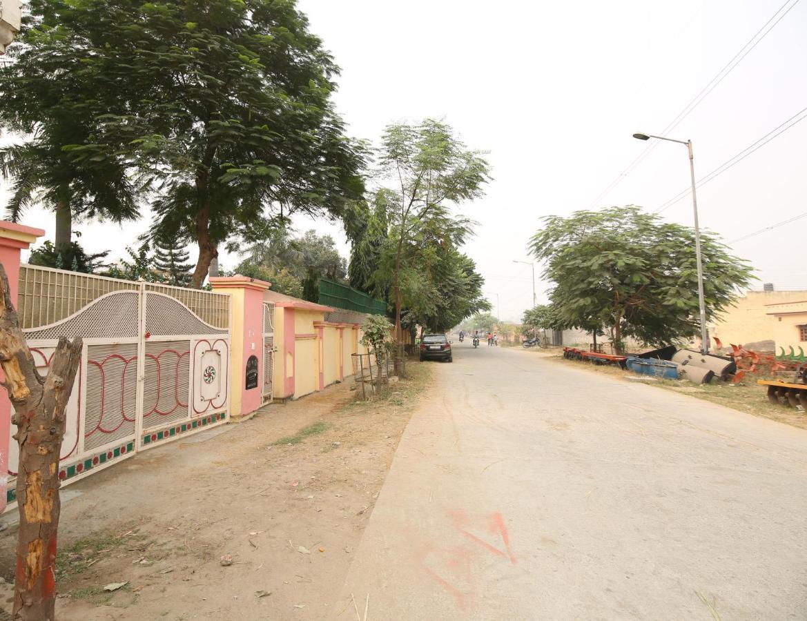 The Karnal Resort Buitenkant foto
